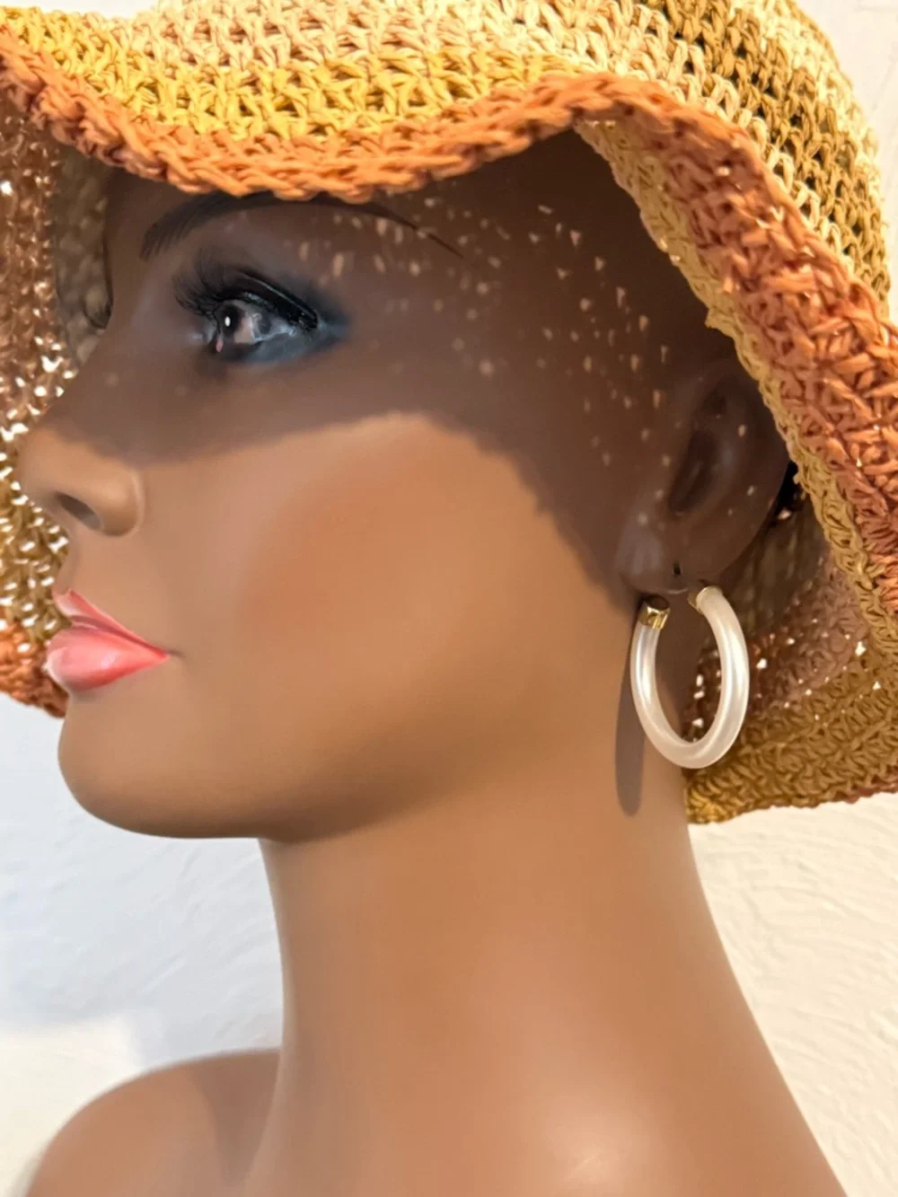 Gold and Black Hoop Earrings‎